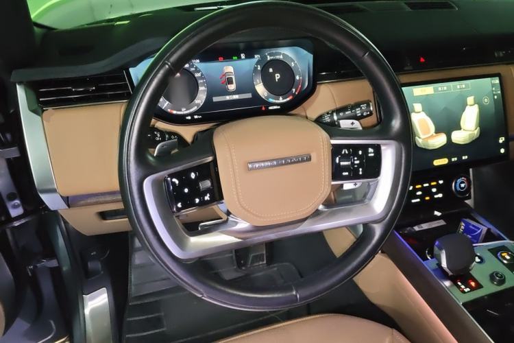 Used Land Rover Range 2023 3.0 L6 400 PS Prestige Seven-Seater Extended Version Steering Wheel