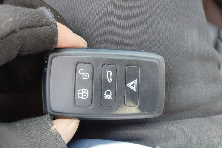 Used Land Rover Range 2023 Revised Version 3.0 L6 400 PS Extended Luxury Edition Vehicle Key