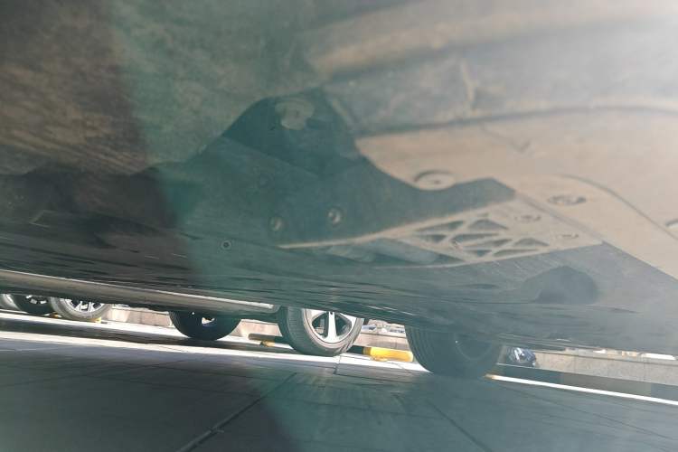 Used Land Rover Range 2023 3.0 L6 400 PS Extended Long-Wheelbase Version Chassis Front Left