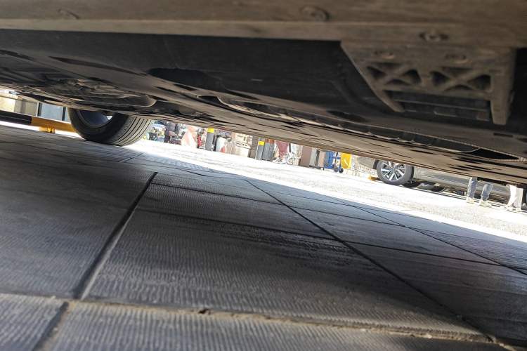 Used Land Rover Range 2023 3.0 L6 400 PS Extended Long-Wheelbase Version Chassis Front Right