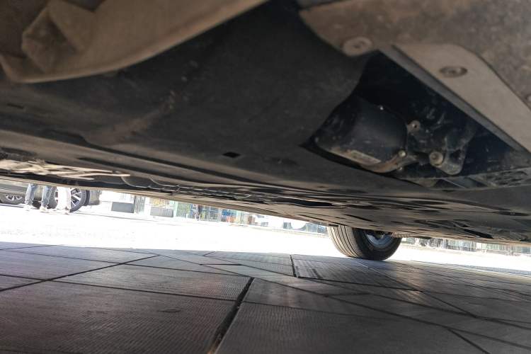 Used Land Rover Range 2023 3.0 L6 400 PS Extended Long-Wheelbase Version Chassis Rear Right