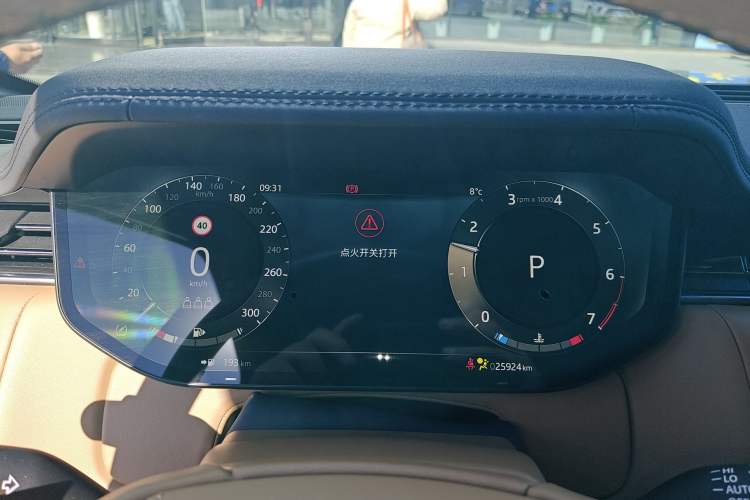 Used Land Rover Range 2023 3.0 L6 400 PS Extended Long-Wheelbase Version Instrument Cluster