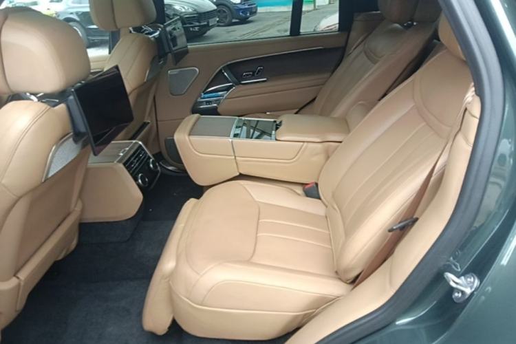 Used Land Rover Range 2023 3.0 L6 400 PS Flagship Extended Version Left Rear Seat