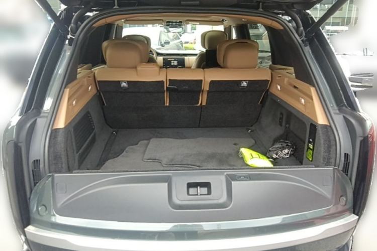 Used Land Rover Range 2023 3.0 L6 400 PS Flagship Extended Version Trunk