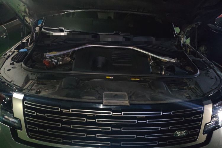 Used Land Rover Range 2023 Revised Version 3.0 L6 400 PS Extended Luxury Edition Engine Bay