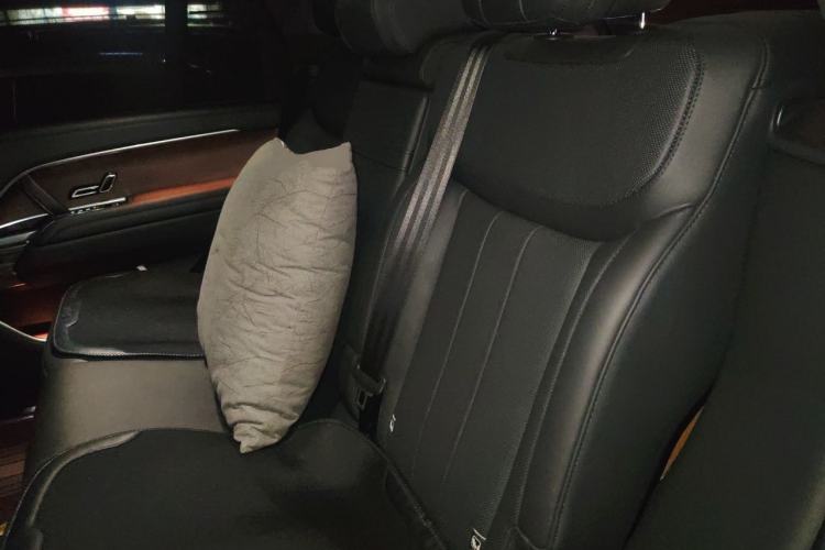 Used Land Rover Range 2023 Revised Version 3.0 L6 400 PS Extended Luxury Edition Left Rear Seat