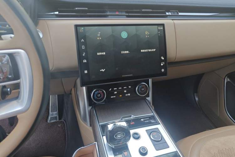 Used Land Rover Range 2023 3.0 L6 360 PS Grand Edition Audio And AC Panel