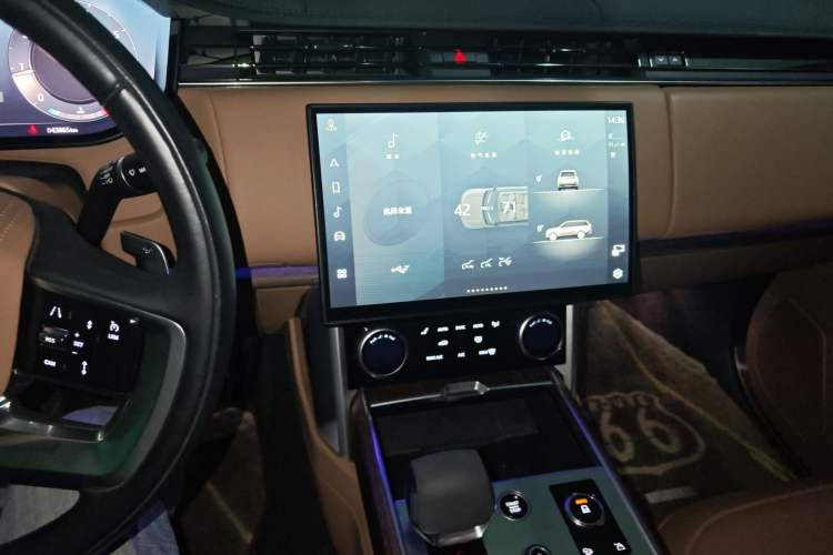 Used Land Rover Range 2023 Revised Version 3.0 L6 400 PS Extended Luxury Edition Audio And AC Panel