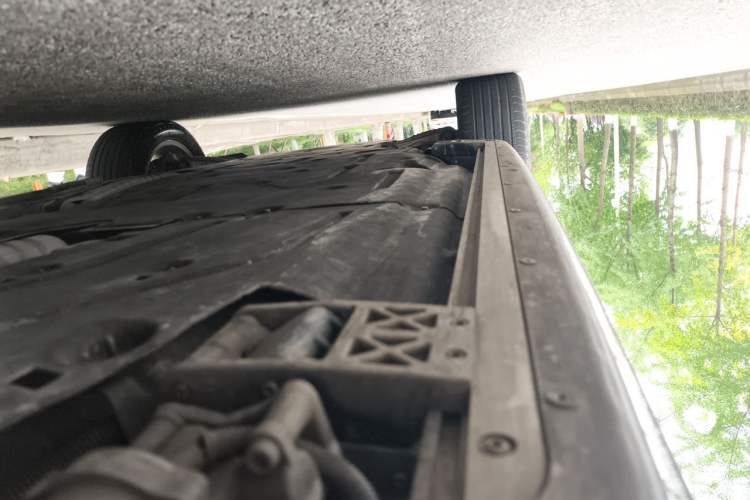 Used Land Rover Range 2023 3.0 L6 360 PS Grand Edition Chassis Rear Left