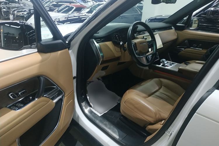 Used Land Rover Range 2023 3.0 L6 400 PS Prestige Seven-Seater Extended Version Driver Seat