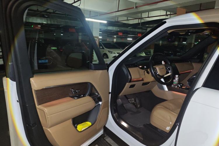 Used Land Rover Range 2023 3.0 L6 400 PS Prestige Seven-Seater Extended Version Driver Seat