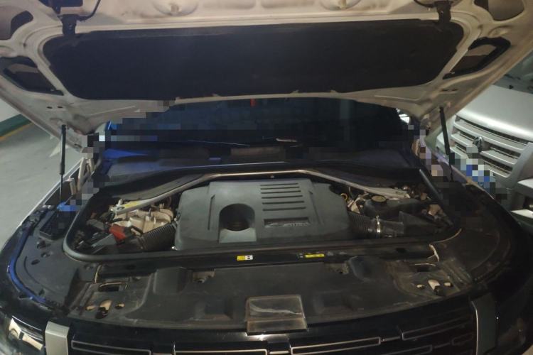 Used Land Rover Range 2023 3.0 L6 400 PS Prestige Seven-Seater Extended Version Engine Bay