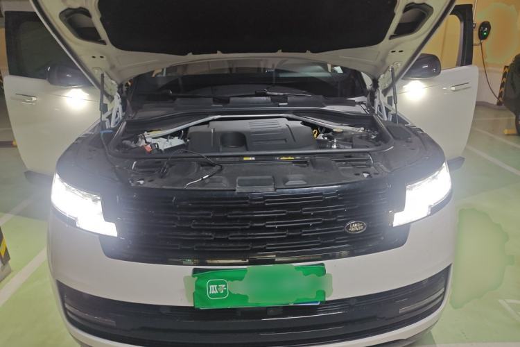 Used Land Rover Range 2023 3.0 L6 400 PS Prestige Seven-Seater Extended Version Engine Bay
