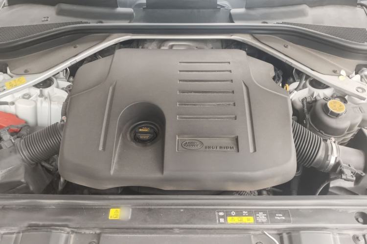 Used Land Rover Range 2023 3.0 L6 360 PS Grand Edition Engine Bay