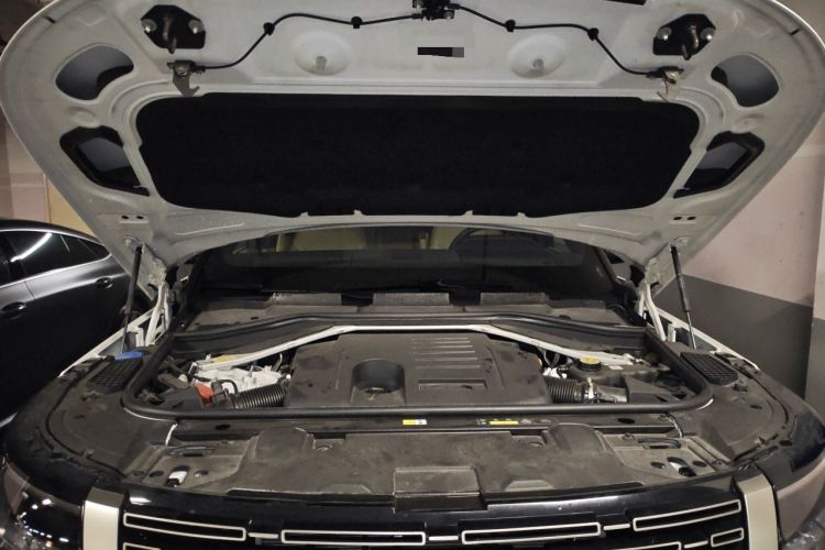Used Land Rover Range 2023 3.0 L6 360 PS Grand Edition Engine Bay