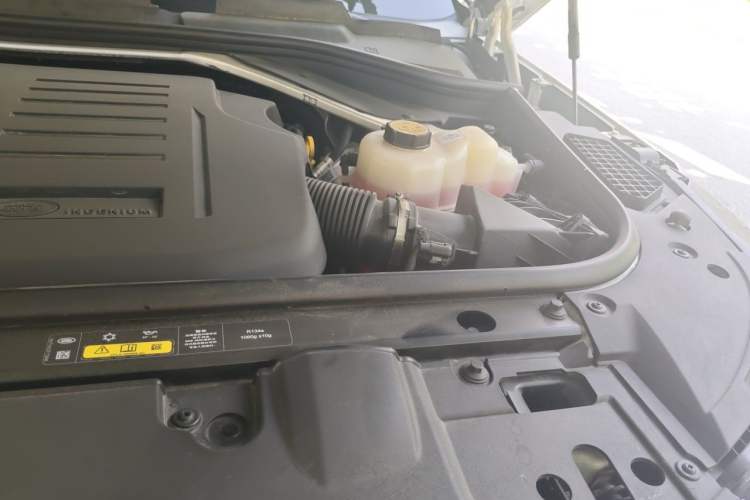Used Land Rover Range 2023 Revised Version 3.0 L6 400 PS Extended Luxury Edition Engine Bay Left