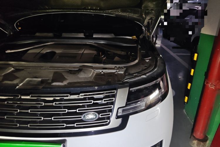 Used Land Rover Range 2023 3.0 L6 400 PS Prestige Seven-Seater Extended Version Engine Bay Left