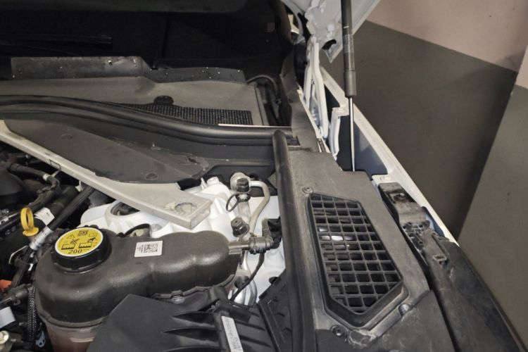 Used Land Rover Range 2023 3.0 L6 360 PS Grand Edition Engine Bay Left