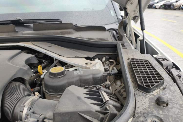 Used Land Rover Range 2023 3.0 L6 400 PS Prestige Seven-Seater Extended Version Engine Bay Left