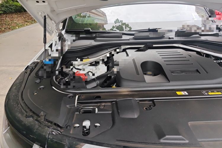 Used Land Rover Range 2023 3.0 L6 400 PS Extended Long-Wheelbase Version Engine Bay Right
