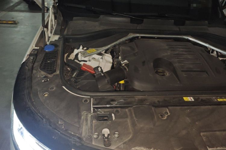 Used Land Rover Range 2023 3.0 L6 400 PS Prestige Seven-Seater Extended Version Engine Bay Right