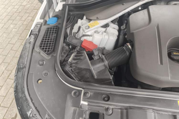 Used Land Rover Range 2023 3.0 L6 360 PS Grand Edition Engine Bay Right