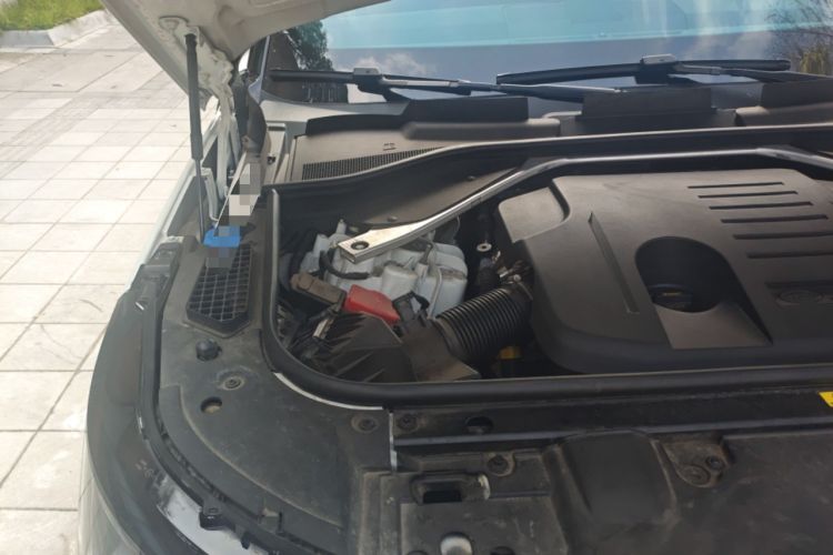 Used Land Rover Range 2023 3.0 L6 400 PS Prestige Seven-Seater Extended Version Engine Bay Right