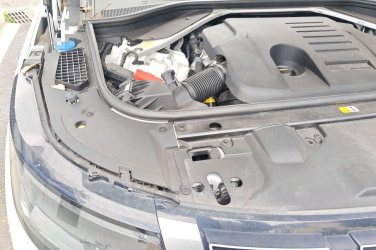 Used Land Rover Range 2023 3.0 L6 400 PS Extended Luxury Edition Engine Bay Right