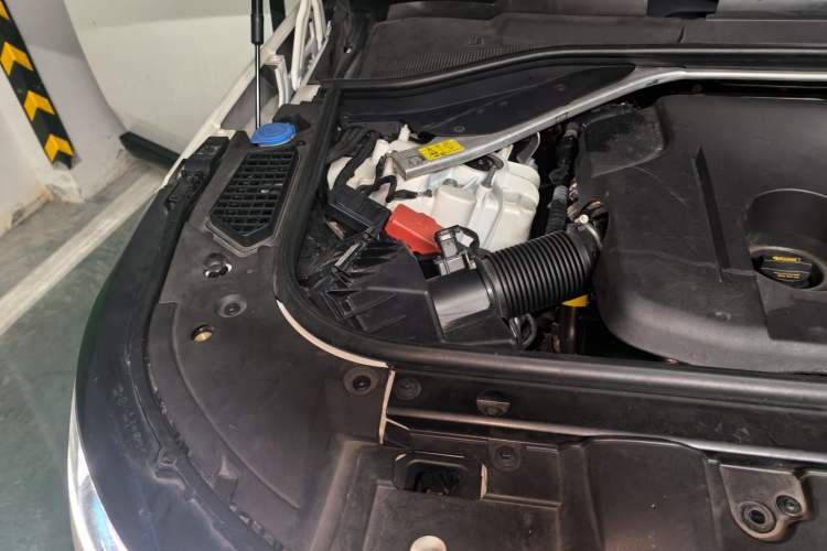 Used Land Rover Range 2023 Revised Version 3.0 L6 400 PS Extended Luxury Edition Engine Bay Right