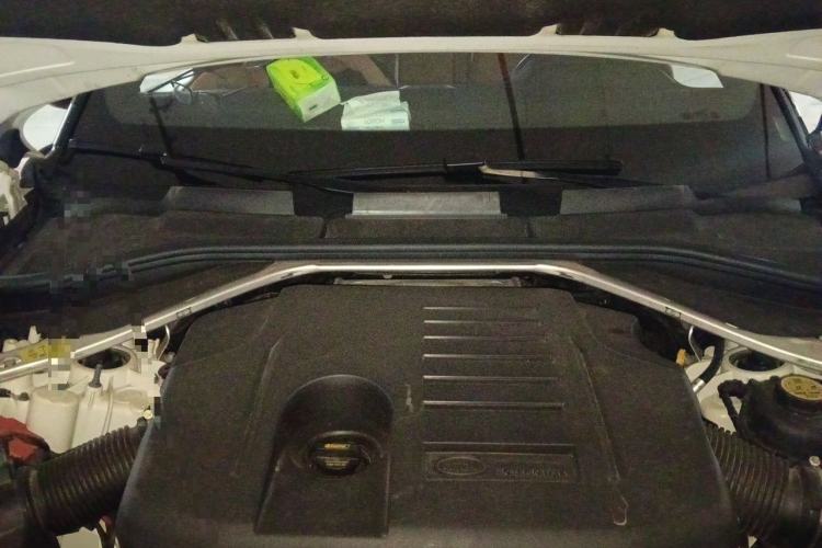 Used Land Rover Range 2023 3.0 L6 400 PS Prestige Seven-Seater Extended Version Engine Bay