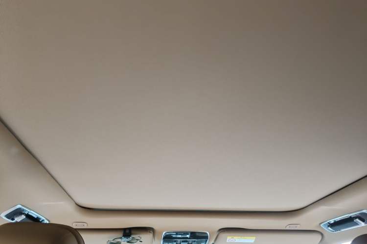 Used Land Rover Range 2023 3.0 L6 400 PS Extended Luxury Edition Headliner