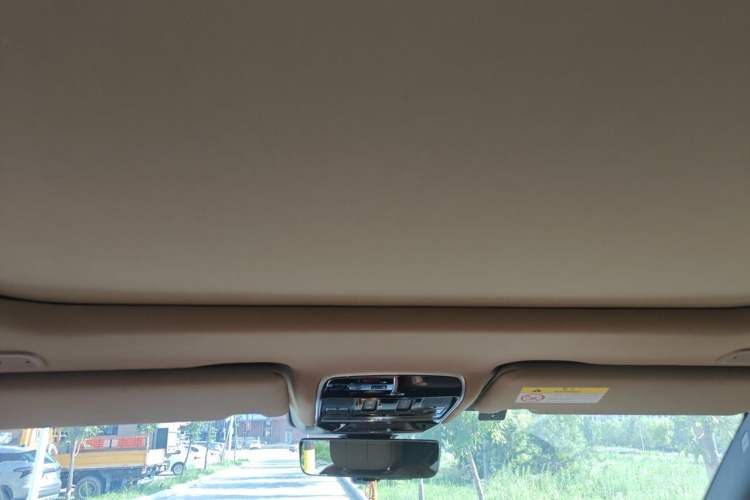 Used Land Rover Range 2023 3.0 L6 400 PS Prestige Seven-Seater Extended Version Headliner