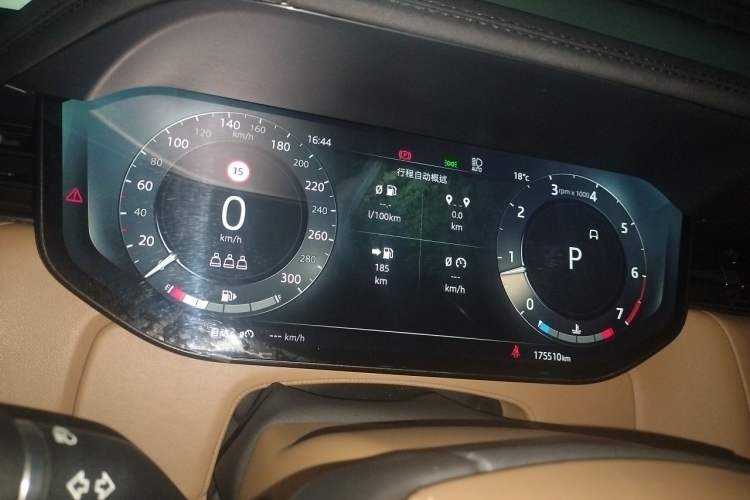 Used Land Rover Range 2023 3.0 L6 360 PS Grand Edition Instrument Cluster