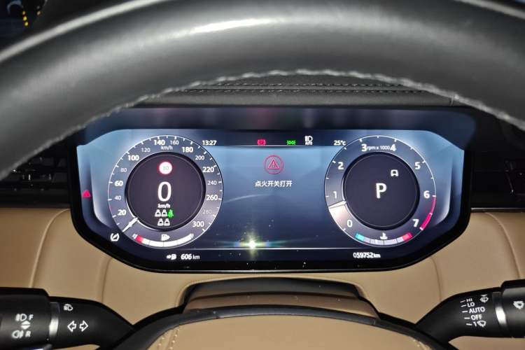 Used Land Rover Range 2023 3.0 L6 400 PS Prestige Seven-Seater Extended Version Instrument Cluster