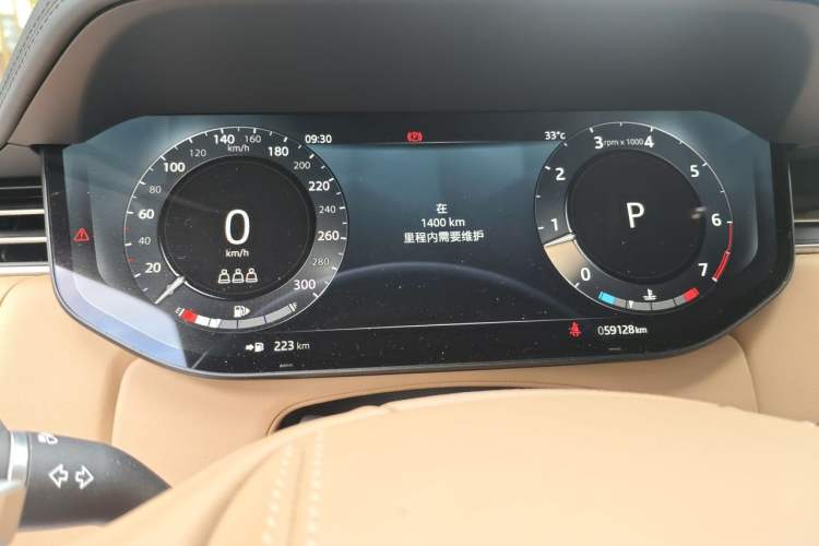 Used Land Rover Range 2023 3.0 L6 400 PS Extended Luxury Edition Instrument Cluster