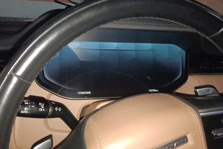 Used Land Rover Range 2023 3.0 L6 400 PS Prestige Seven-Seater Extended Version Instrument Cluster
