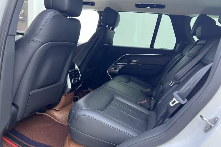 Used Land Rover Range 2023 3.0 L6 360 PS Grand Edition Interior 6