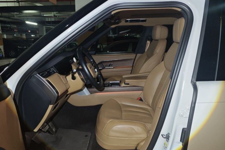 Used Land Rover Range 2023 3.0 L6 400 PS Prestige Seven-Seater Extended Version Left Front Seat