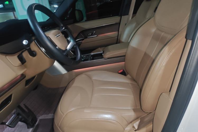 Used Land Rover Range 2023 3.0 L6 400 PS Prestige Seven-Seater Extended Version Left Front Seat