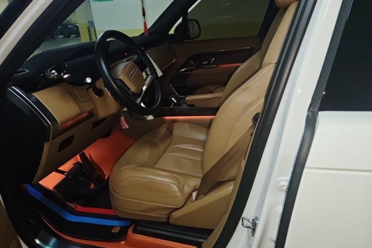 Used Land Rover Range 2023 3.0 L6 400 PS Prestige Seven-Seater Extended Version Left Front Seat
