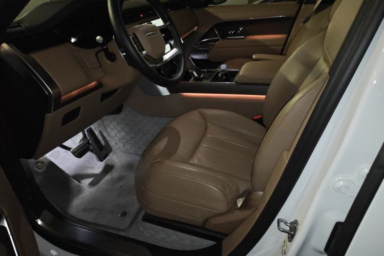 Used Land Rover Range 2023 3.0 L6 360 PS Grand Edition Left Front Seat