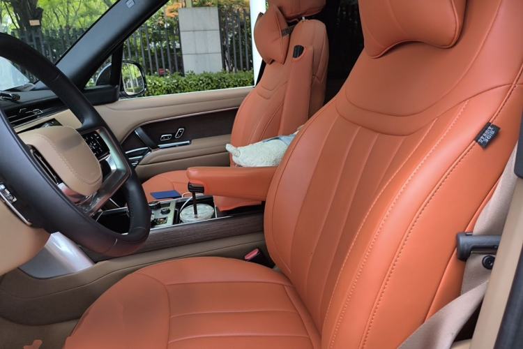 Used Land Rover Range 2023 3.0 L6 400 PS Prestige Seven-Seater Extended Version Left Front Seat