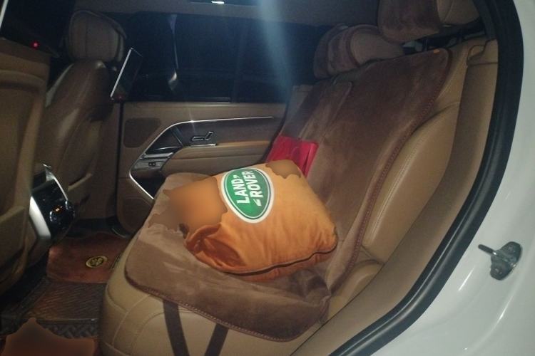 Used Land Rover Range 2023 3.0 L6 360 PS Grand Edition Left Rear Seat