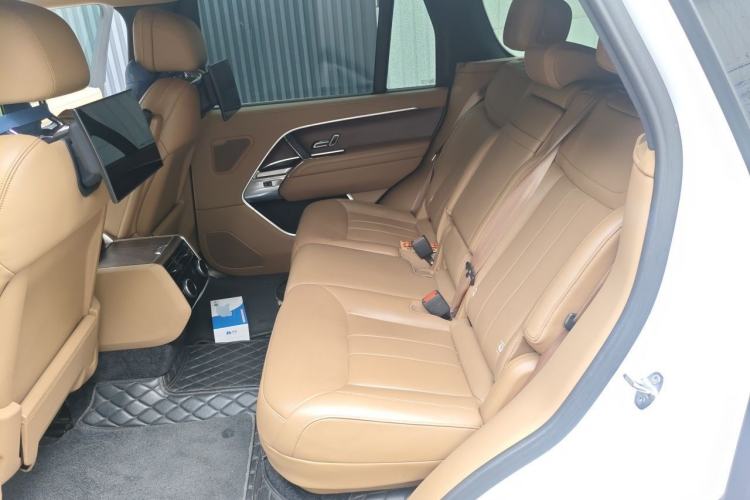 Used Land Rover Range 2023 3.0 L6 400 PS Extended Luxury Edition Left Rear Seat