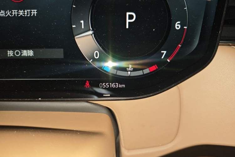 Used Land Rover Range 2023 3.0 L6 400 PS Prestige Seven-Seater Extended Version Odometer Close Up