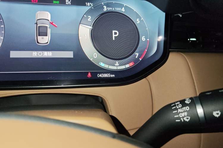 Used Land Rover Range 2023 Revised Version 3.0 L6 400 PS Extended Luxury Edition Odometer Close Up