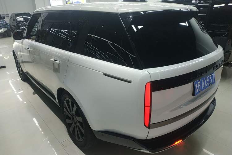 Used Land Rover Range 2023 3.0 L6 400 PS Prestige Seven-Seater Extended Version Rear Left 45 Deg