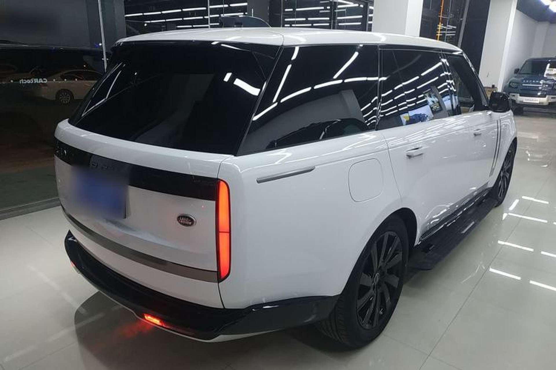 Used Land Rover Range 2023 3.0 L6 400 PS Prestige Seven-Seater Extended Version Rear Right 45 Deg