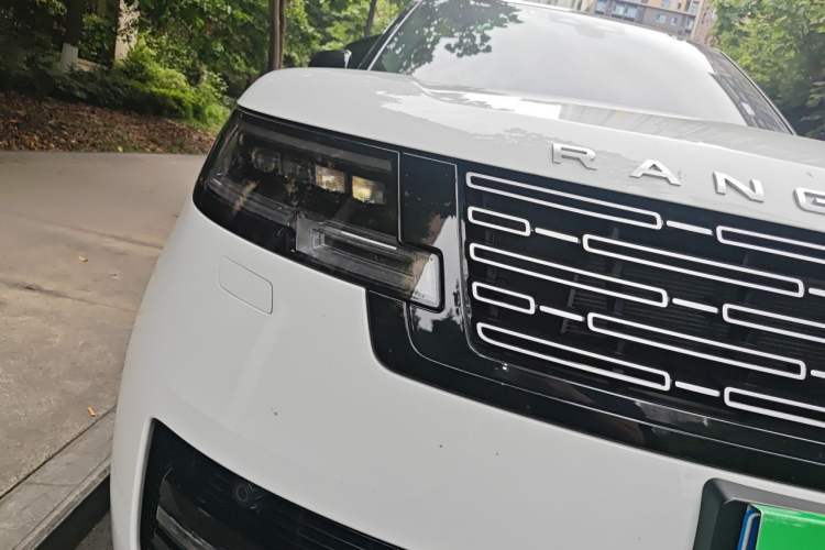 Used Land Rover Range 2023 3.0 L6 400 PS Extended Long-Wheelbase Version Right Front Headlight