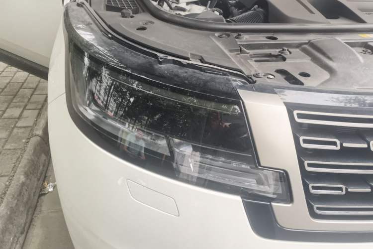 Used Land Rover Range 2023 3.0 L6 360 PS Grand Edition Right Front Headlight